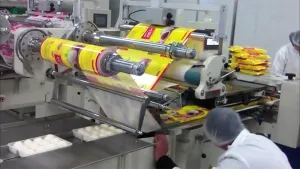 Горизонтальная упаковочная машина типа «флоу-пак» SF-A (универсального назначения, экономичное исполнение)